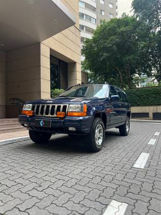 JEEP GRAND CHEROKEE 4.0 LAREDO 4X4 6I 12V GASOLINA 4P AUTOMÁTICO